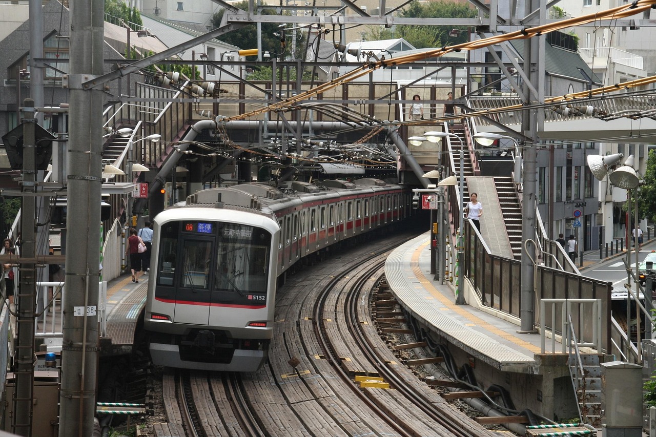 東京から電車で行ける観光地で一泊二日の旅行におすすめは？